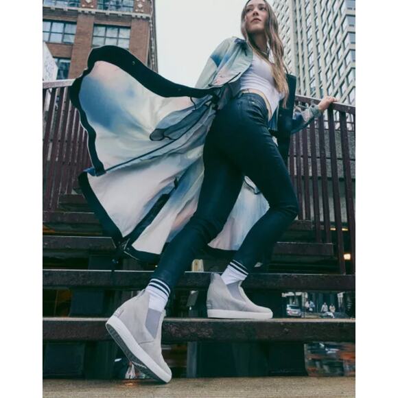 SOREL Out N About Slip on Wedge - Chrome Grey/White - Suede - Size 6 - Picture 4 of 12